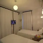 Corner Living Space Bed & Breakfast 3*