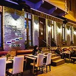 Corner Living Space 3*