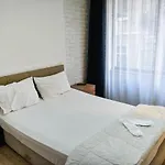 Bed & Breakfast Corner Living Space