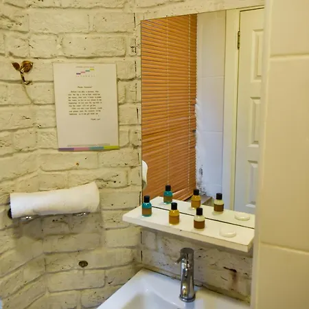 Bed & Breakfast Corner Living Space 3*