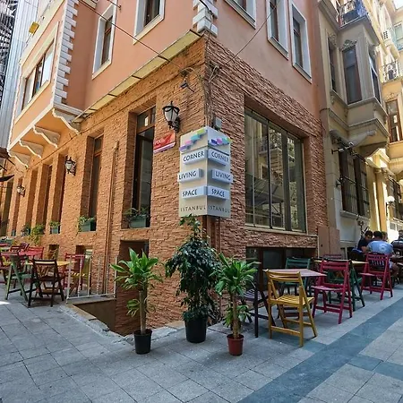 Panzió Corner Living Space 3*