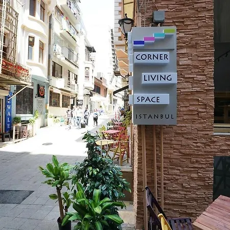 فندق مبيت وإفطار Corner Living Space اسطنبول