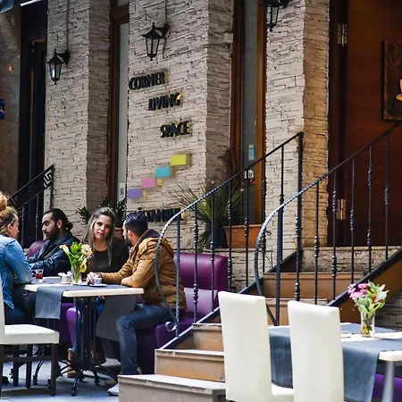 Corner Living Space 3*