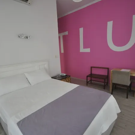 Corner Living Space 3* Стамбул