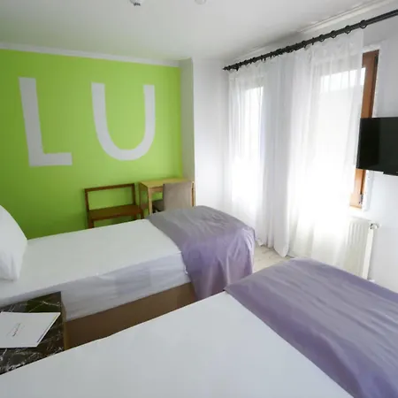 Corner Living Space Отель типа 